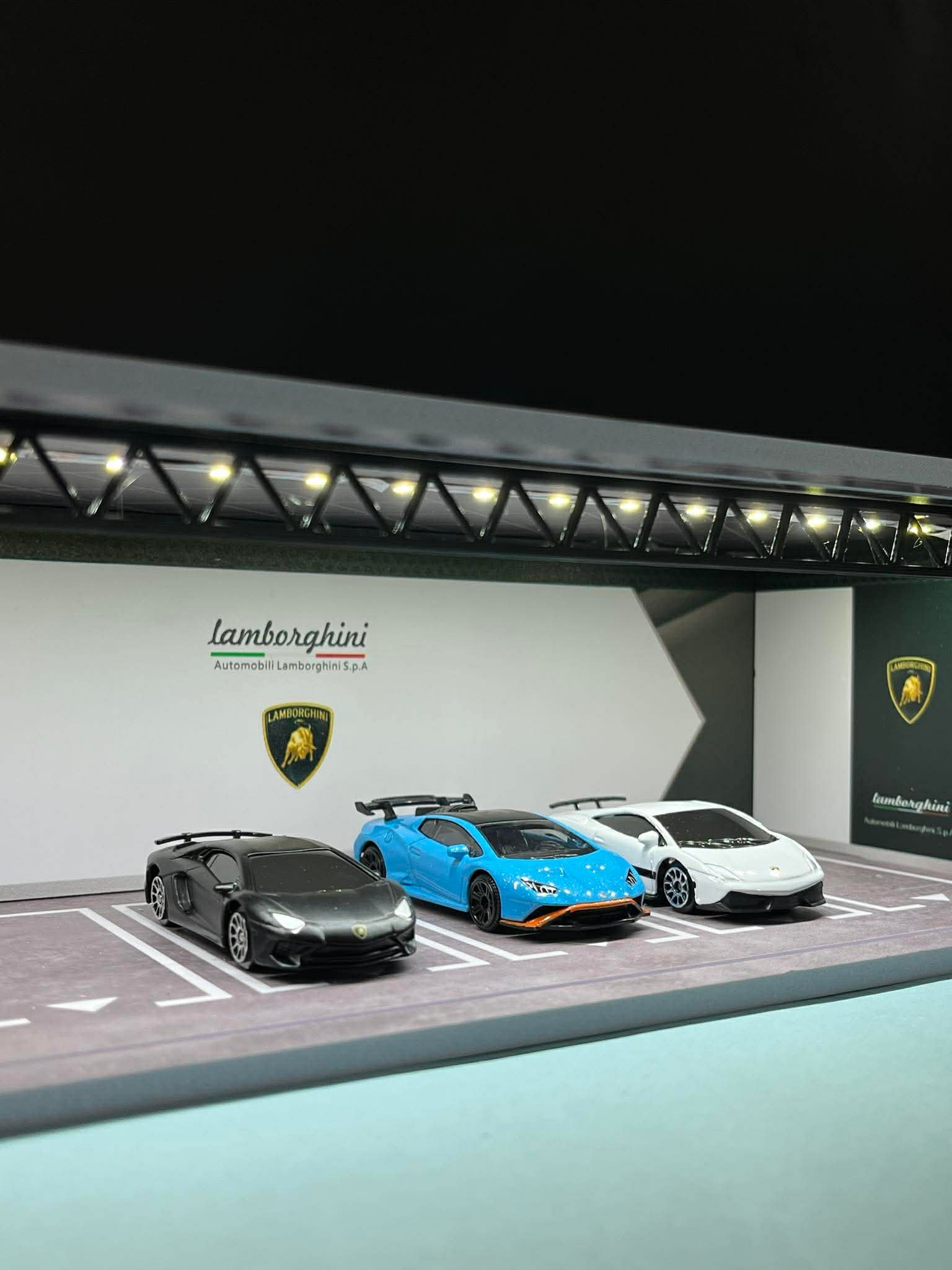 lamborghini-parking-diorama